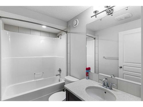 2087 Brightoncrest Common Se, Calgary, AB - Indoor Photo Showing Bathroom