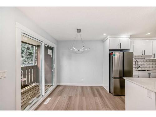 6129 Maddock Drive Ne, Calgary, AB - Indoor Photo Showing Kitchen