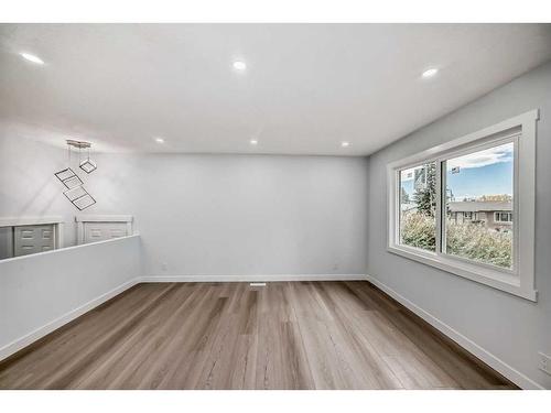 6129 Maddock Drive Ne, Calgary, AB - Indoor Photo Showing Other Room