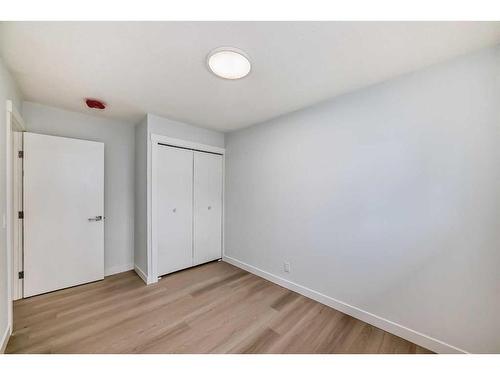 6129 Maddock Drive Ne, Calgary, AB - Indoor Photo Showing Other Room