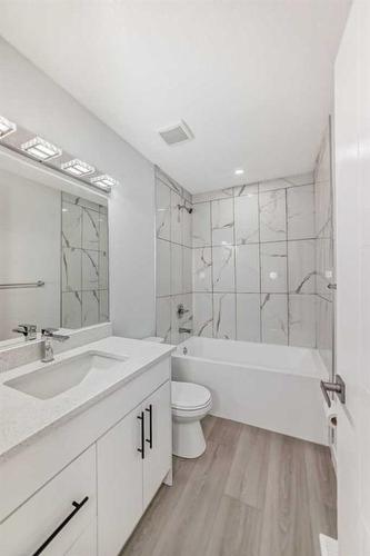 6129 Maddock Drive Ne, Calgary, AB - Indoor Photo Showing Bathroom