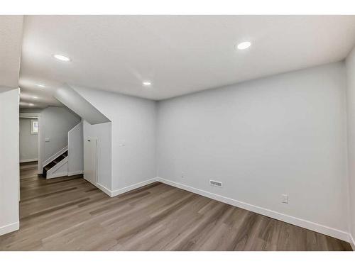 6129 Maddock Drive Ne, Calgary, AB - Indoor Photo Showing Other Room