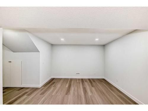 6129 Maddock Drive Ne, Calgary, AB - Indoor Photo Showing Other Room