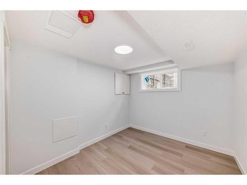 6129 Maddock Drive Ne, Calgary, AB - Indoor Photo Showing Other Room