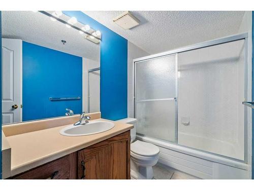 401-2011 University Drive Nw, Calgary, AB - Indoor Photo Showing Bathroom