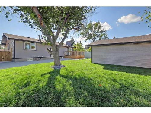 1272 Hunterburn Crescent Nw, Calgary, AB - Outdoor