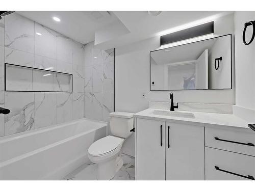 1272 Hunterburn Crescent Nw, Calgary, AB - Indoor Photo Showing Bathroom