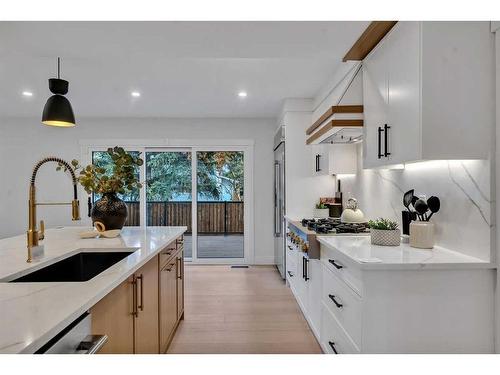 42 Canova Road Sw, Calgary, AB - Indoor Photo Showing Kitchen With Upgraded Kitchen