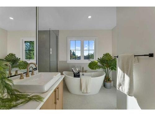 42 Canova Road Sw, Calgary, AB - Indoor Photo Showing Bathroom