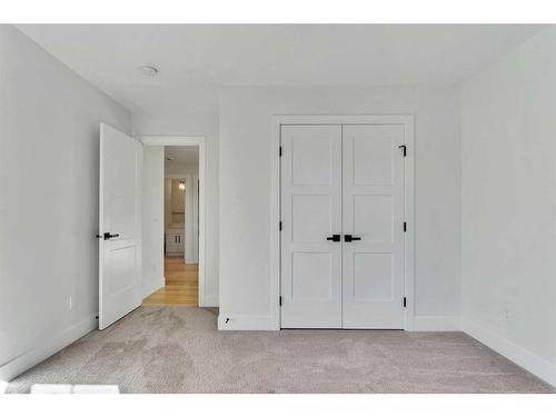 42 Canova Road Sw, Calgary, AB - Indoor Photo Showing Bathroom