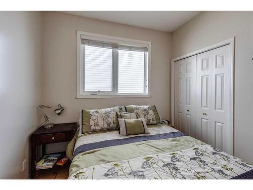 46 Country Hills Heights Nw, Calgary, AB - Indoor Photo Showing Bedroom