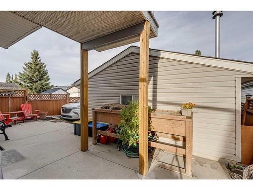 46 Country Hills Heights Nw, Calgary, AB - Outdoor With Exterior