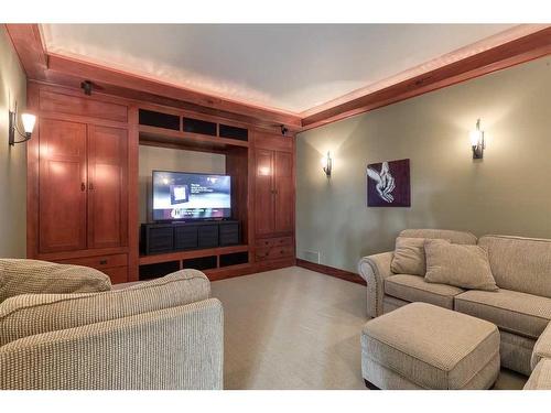 32 Wolfwillow Ridge, Rural Rocky View County, AB - Indoor Photo Showing Living Room