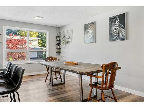 8-5400 Dalhousie Drive Nw, Calgary, AB - Indoor Photo Showing Dining Room