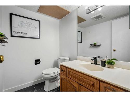 8-5400 Dalhousie Drive Nw, Calgary, AB - Indoor Photo Showing Bathroom