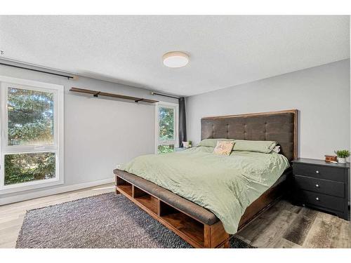 8-5400 Dalhousie Drive Nw, Calgary, AB - Indoor Photo Showing Bedroom