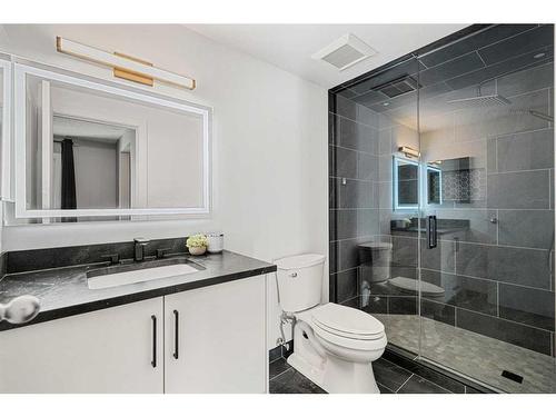 8-5400 Dalhousie Drive Nw, Calgary, AB - Indoor Photo Showing Bathroom