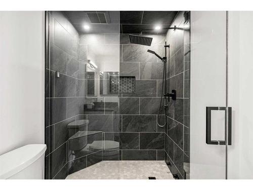 8-5400 Dalhousie Drive Nw, Calgary, AB - Indoor Photo Showing Bathroom