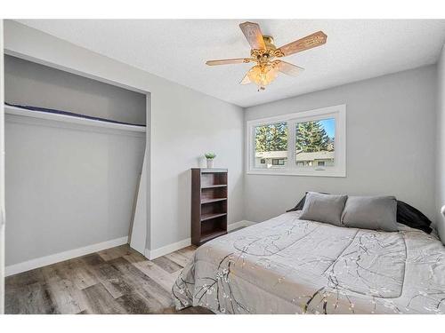 8-5400 Dalhousie Drive Nw, Calgary, AB - Indoor Photo Showing Bedroom