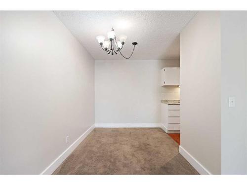 307-1915 26 Street Sw, Calgary, AB - Indoor Photo Showing Other Room