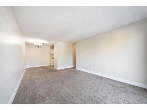 307-1915 26 Street Sw, Calgary, AB - Indoor Photo Showing Other Room