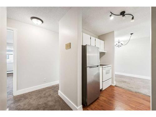 307-1915 26 Street Sw, Calgary, AB - Indoor Photo Showing Kitchen