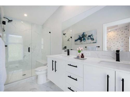 3008 85 Street Sw, Calgary, AB - Indoor Photo Showing Bathroom