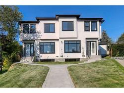 19 Hendon Place NW Calgary, AB T2K 2A2