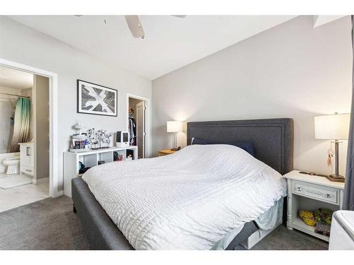 113-8530 8A Avenue Sw, Calgary, AB - Indoor Photo Showing Bedroom