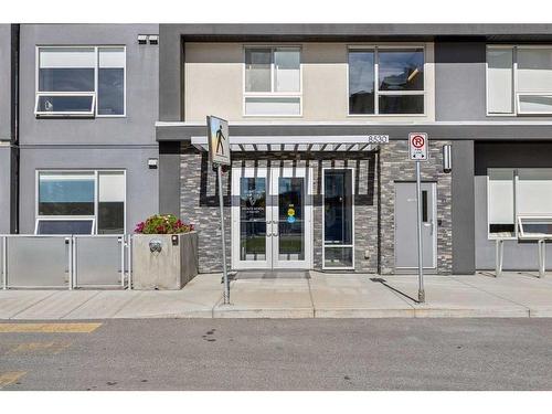 113-8530 8A Avenue Sw, Calgary, AB - Outdoor