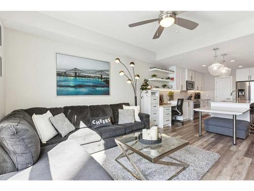 113-8530 8A Avenue Sw, Calgary, AB - Indoor Photo Showing Living Room