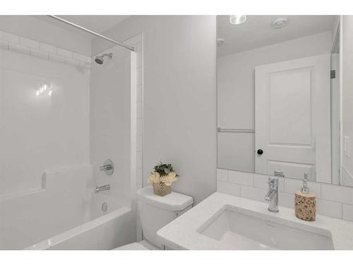 275 Lucas Way, Calgary, AB - Indoor Photo Showing Bathroom