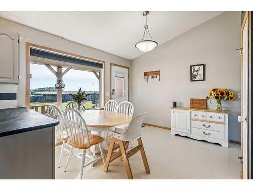 272187 Township Road 240, Rural Rocky View County, AB - Indoor Photo Showing Dining Room