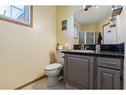 272187 Township Road 240, Rural Rocky View County, AB - Indoor Photo Showing Bathroom