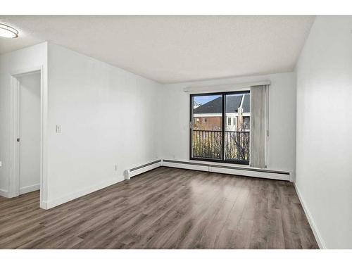 302-835 19 Avenue Sw, Calgary, AB - Indoor Photo Showing Other Room