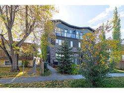 2-709 17 Avenue NW Calgary, AB T2M 0P8