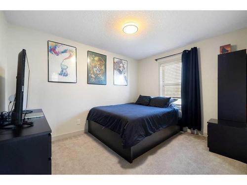 2-709 17 Avenue Nw, Calgary, AB - Indoor Photo Showing Bedroom