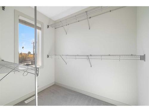 2-709 17 Avenue Nw, Calgary, AB - Indoor With Storage