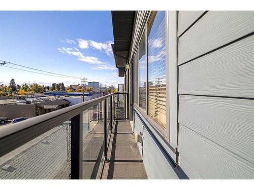 2-709 17 Avenue Nw, Calgary, AB - Outdoor With Balcony With Exterior