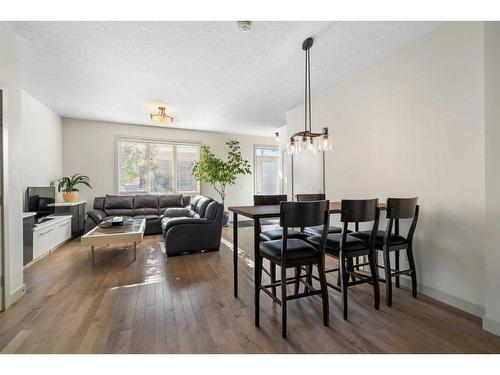 2-709 17 Avenue Nw, Calgary, AB - Indoor