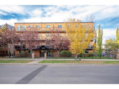 421-808 Royal Avenue Sw, Calgary, AB - Outdoor