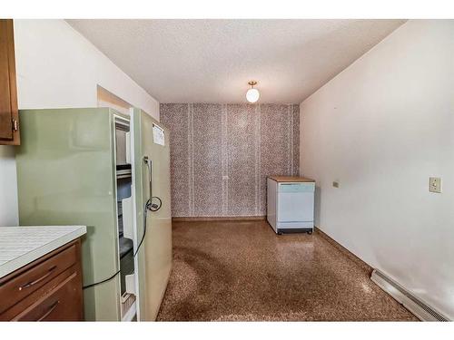 1107 Hunterston Hill Nw, Calgary, AB - Indoor Photo Showing Other Room