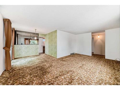 1107 Hunterston Hill Nw, Calgary, AB - Indoor Photo Showing Other Room