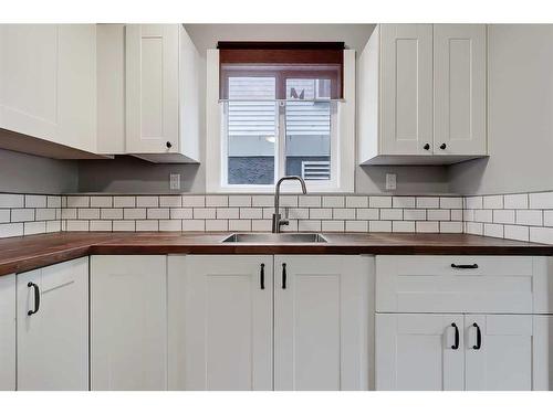 101-1817 11 Avenue Sw, Calgary, AB - Indoor Photo Showing Kitchen