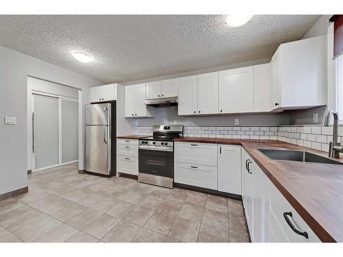 101-1817 11 Avenue Sw, Calgary, AB - Indoor Photo Showing Kitchen