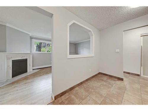 101-1817 11 Avenue Sw, Calgary, AB - Indoor Photo Showing Other Room