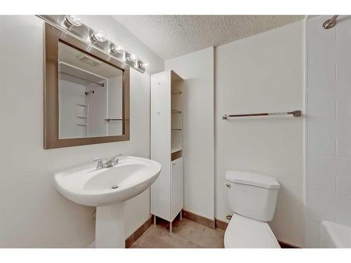 101-1817 11 Avenue Sw, Calgary, AB - Indoor Photo Showing Bathroom