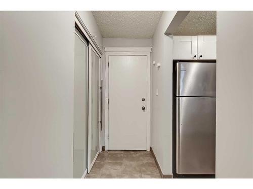 101-1817 11 Avenue Sw, Calgary, AB - Indoor Photo Showing Other Room