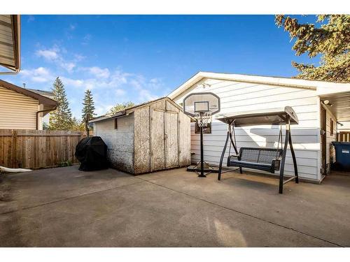 211 Whiteside Road Ne, Calgary, AB - Outdoor With Exterior