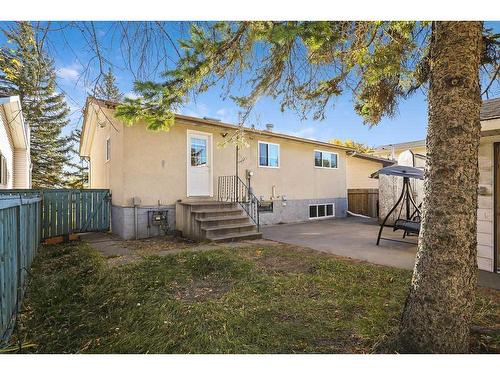 211 Whiteside Road Ne, Calgary, AB - Outdoor